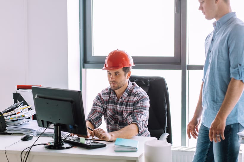 Construction-office-computer-man